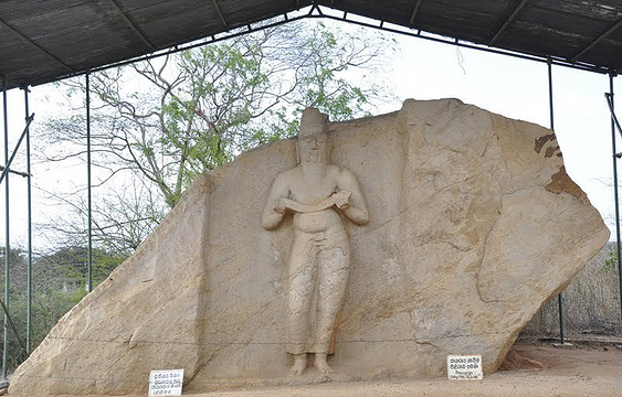 波洛罗摩婆诃一世石像旅游景点图片