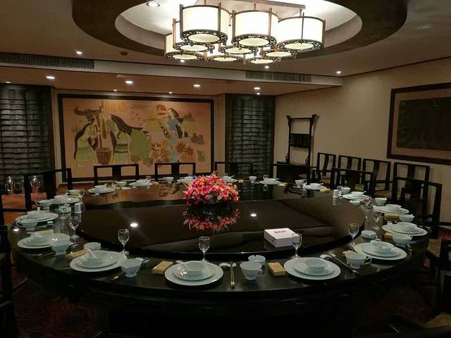 鲁菜根(普照店)