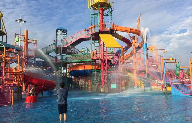 环球名胜梦幻水乐园
