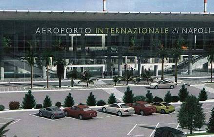 那不勒斯国际机场