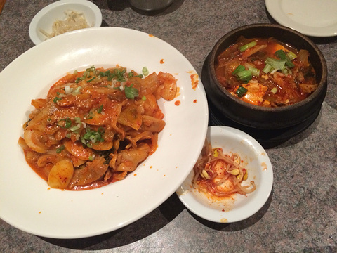 Um M.A. Son Korean Restaurant