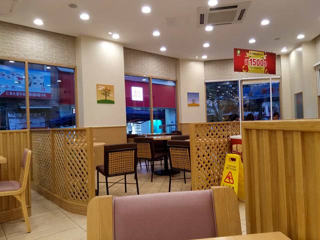 德克士(仁寿店)