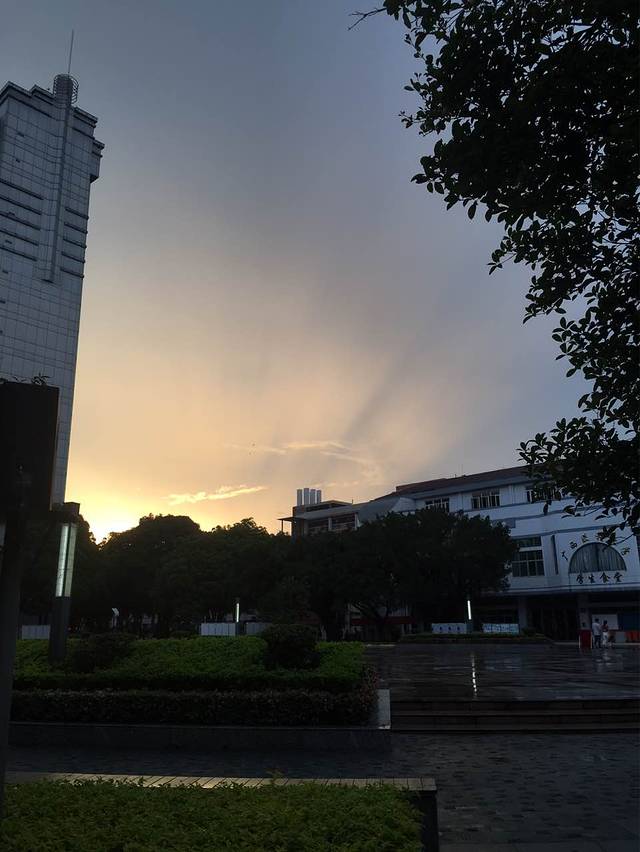 玲莉快餐(青山店)