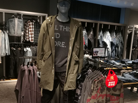 JACK&JONES(世纪泰华新天地店)旅游景点图片