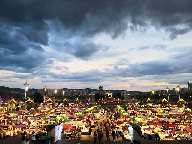 湄公河·六国水上市场