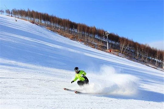 豫龙滑雪场旅游景点图片