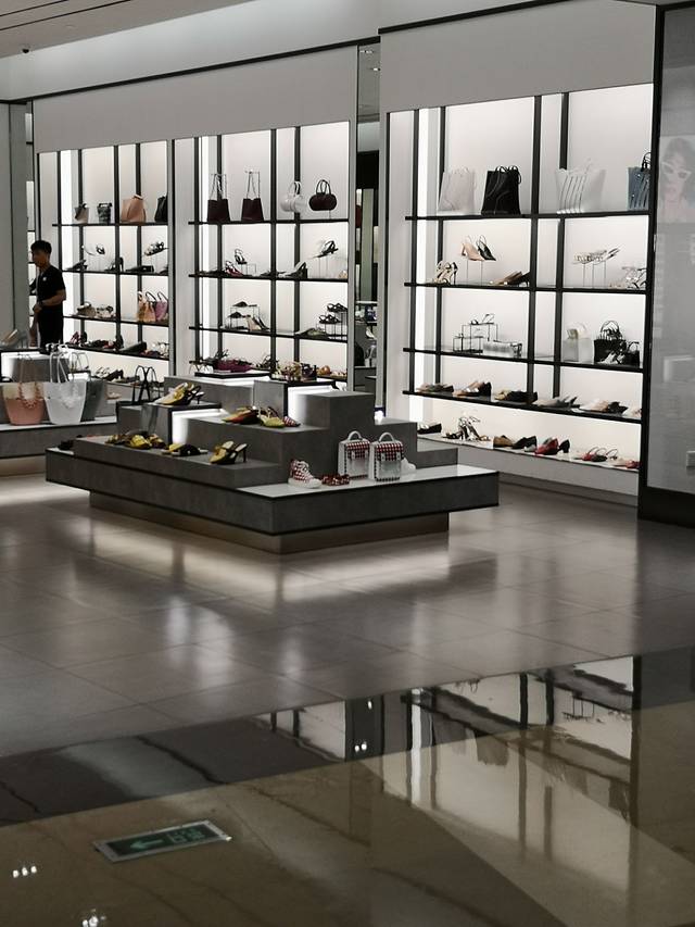 CHARLES&KEITH(1234space店)