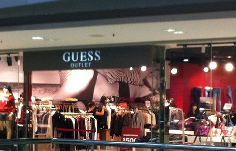 Guess Outlet（东荟城名店仓店）