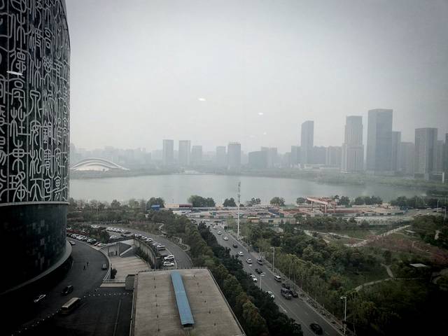 银泰百货(政务店)