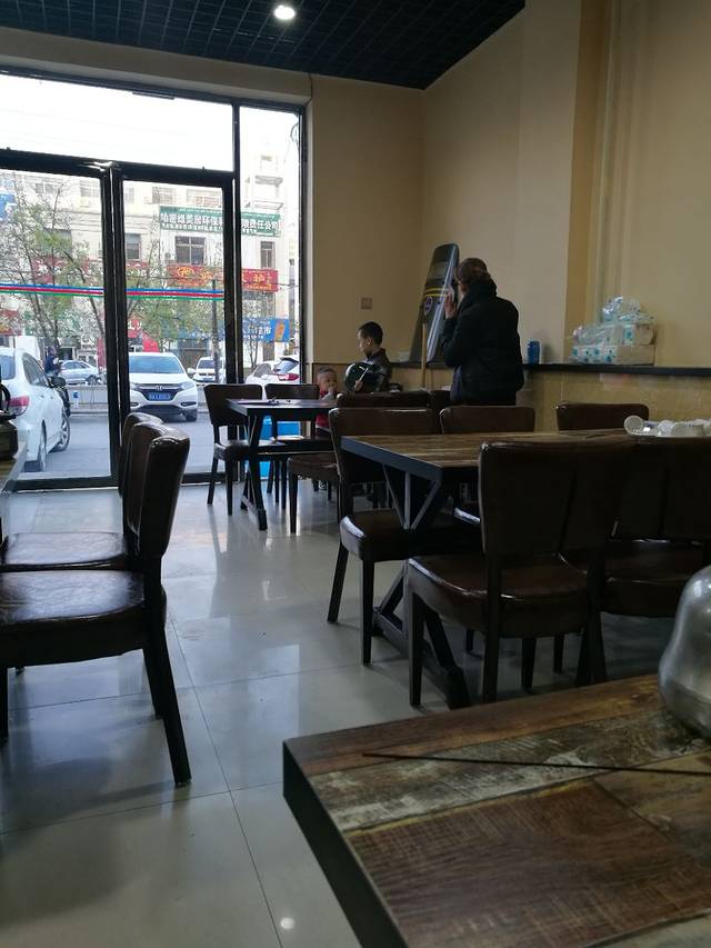 老胡杨林烤羊排(地质小区店)