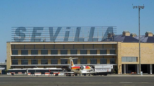 塞维利亚机场旅游景点图片