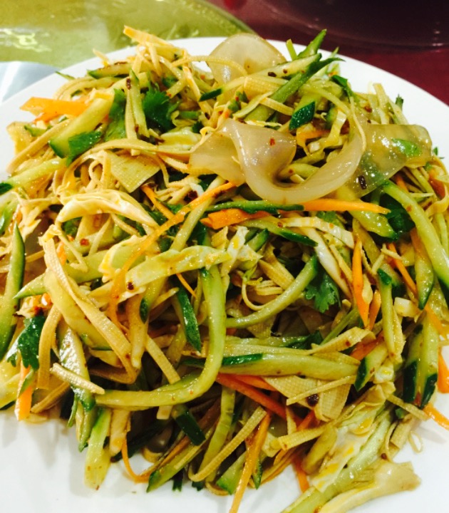 东北三江活鱼村铁锅炖鱼.(孟家商贸市场店)