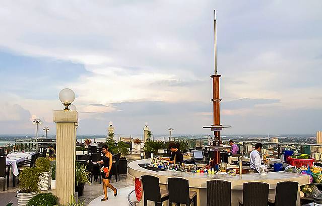 金边大厦日蚀天空酒吧