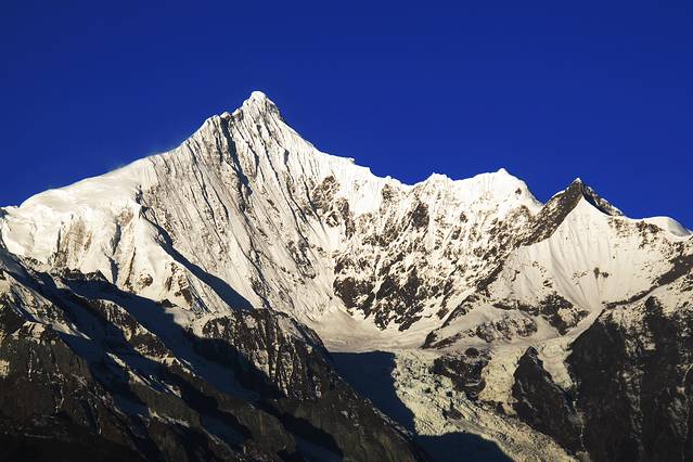 2020卡瓦格博峰門票,梅里雪山卡瓦格博峰遊玩攻略,卡瓦格博峰遊覽攻略