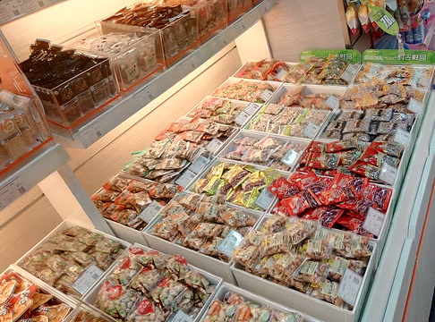 来伊份(石化镇龙胜路店)旅游景点图片