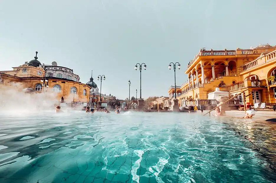 塞切尼温泉浴场旅游景点图片