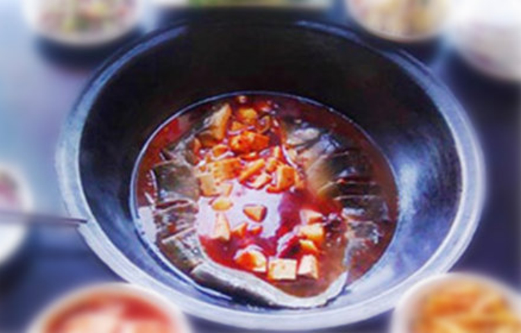 鱼之乡铁锅炖