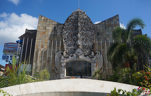 巴厘岛爆炸纪念碑的图片