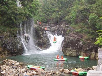 太平湖峡谷漂流