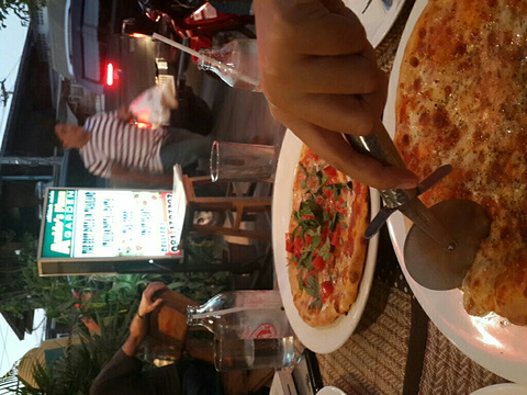 Amido's Pizza Garden