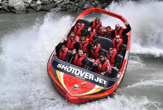 沙特欧瓦喷射快艇