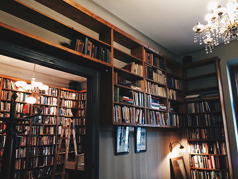 Massolit Books and Cafe