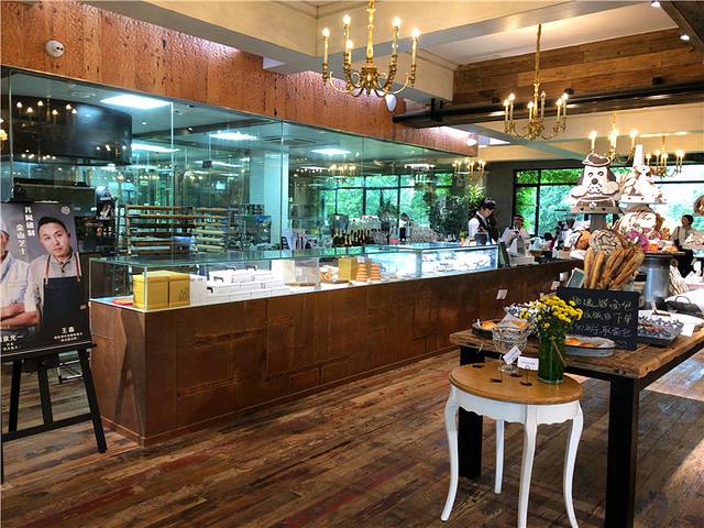 沐汐与花季(寿桃湖店)