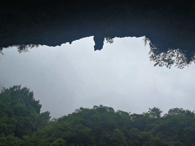 "鹿院坪，被称为“世外桃源”，位于恩施大峡谷开发区的板桥镇，四周的山峰奇异陡峭，悬崖如斧劈刀削，..._鹿院坪"的评论图片