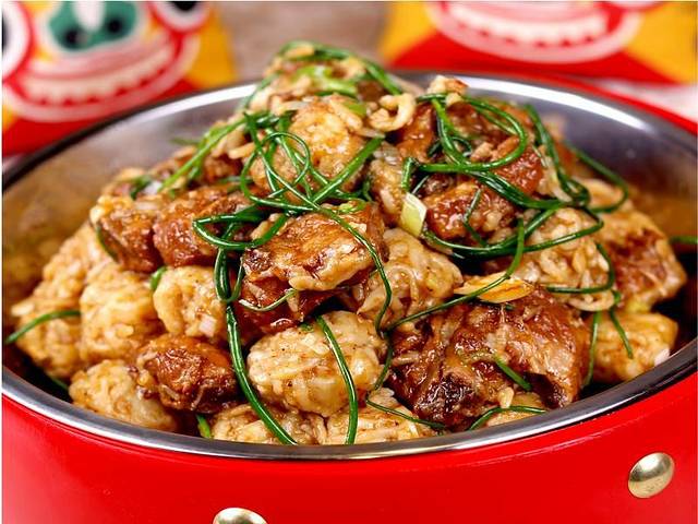 村里人家炖菜馆(东联店)