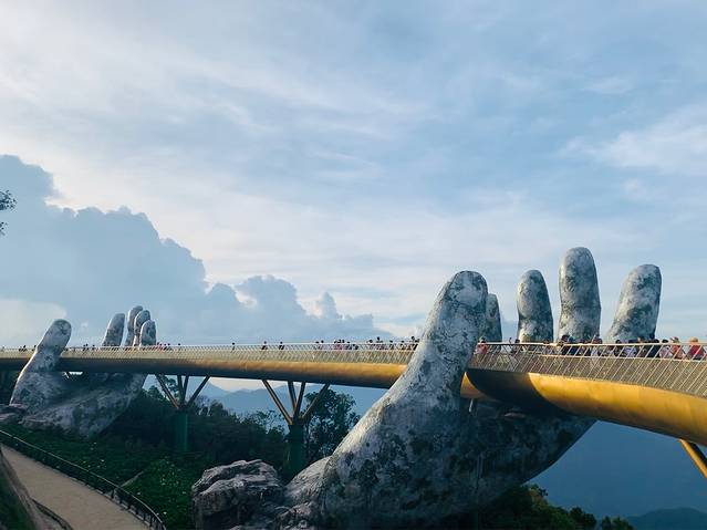 巴拿山太阳世界