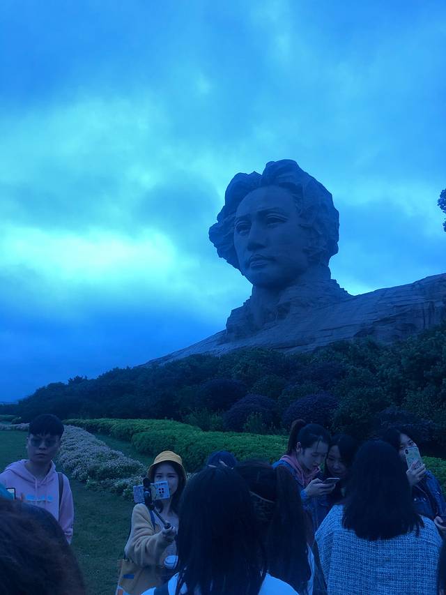 毛泽东青年艺术雕塑