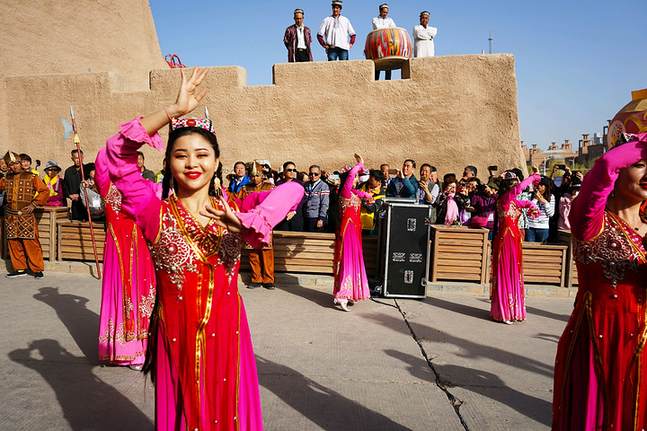 跟一个大美女合影_喀什老城"的评论图片