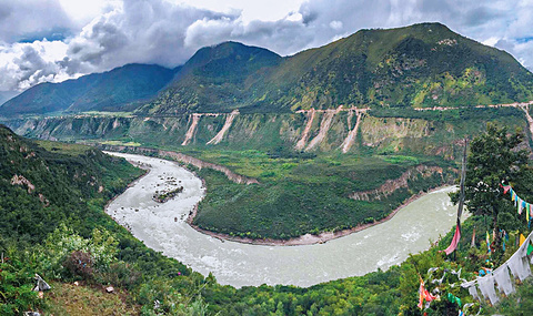 雅鲁藏布江旅游景点攻略图
