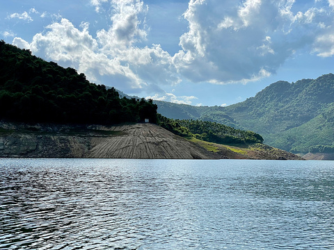 万泉湖旅游景点攻略图