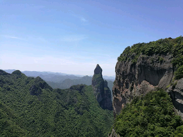 "...景一般般，便直接乘坐缆车前往半山腰，省去了2小时左右攀爬时间，节省体力与时间去欣赏更美丽的景色_神仙居"的评论图片