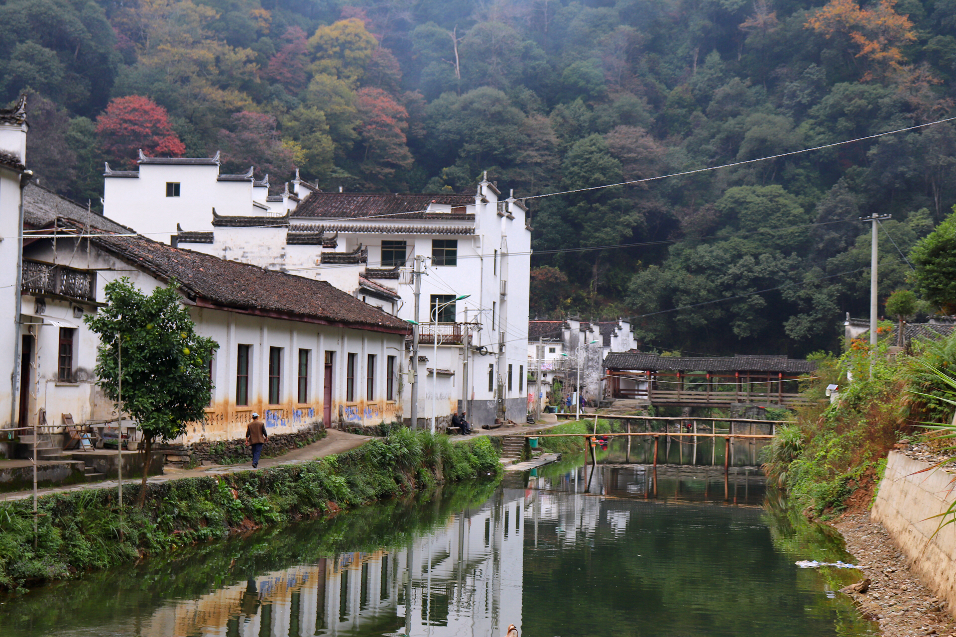 挑選了其中幾個景點一路往篁嶺方向去,彩虹橋,古樟,思溪延村,江灣