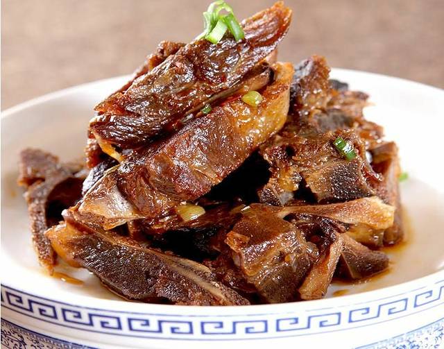 村里人家炖菜馆(东联店)