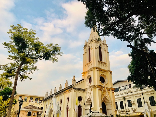 最后只是稍微闲逛沙面岛位于市中心这是一种别样的生活情调奈何并没有