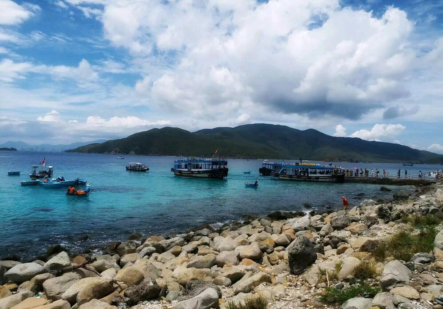 木岛芽庄的著名观光岛屿之一,木岛一带的海域海水清澈,海浪相对平缓