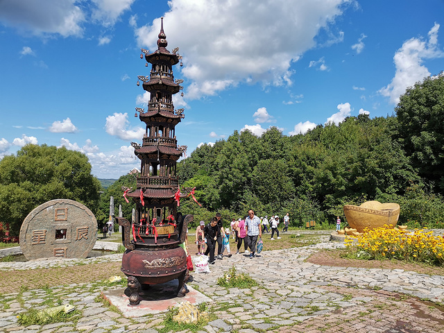 小桥水流潺潺溪边野花94沿溪流上山这是舍利塔,铜圆筒会转哦蟒仙洞