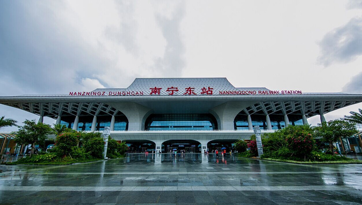 有6条,包括3号线南延,4号线北延,5号线南延和北延,机场线,武鸣线组成