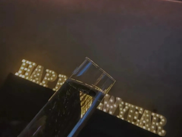 "2020最后的奇妙的回忆。期待公司今年加油成为业内第一最后庆幸flair有轮椅哈哈哈哈哈哈哈_上海浦东丽思卡尔顿酒店·FLAIR顶层餐厅酒吧"的评论图片