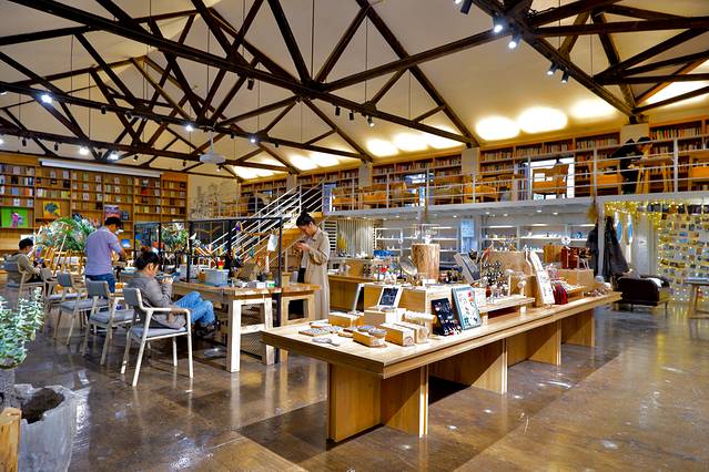 北仓图书馆(北仓文创街区店)