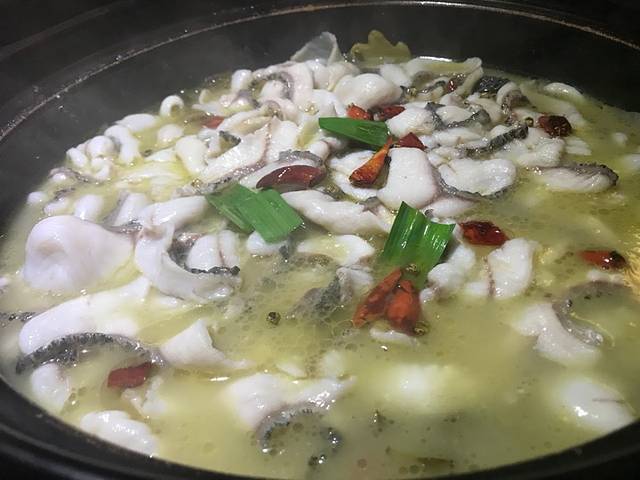 周渝食惦酸菜鱼(安远路店)