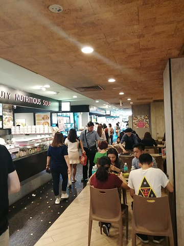 "发现新加坡的饮食行业非常繁荣，到哪去都有吃饭的地方，可能是因为华人较多的缘故，其实新加坡人在家..._武吉士街"的评论图片