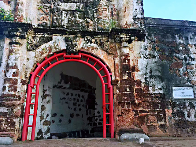 "🏰至今还保留着炮楼，古迹斑斑点点，那都是历史的印记_圣地亚哥城堡"的评论图片