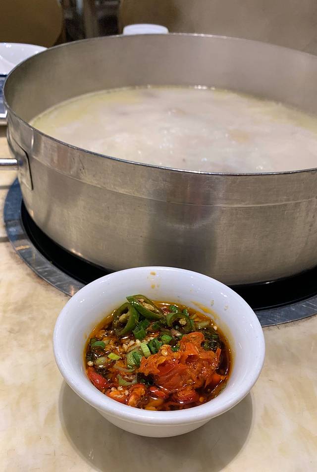 顺德公猪肚鸡·煲仔饭(车公庙总店)