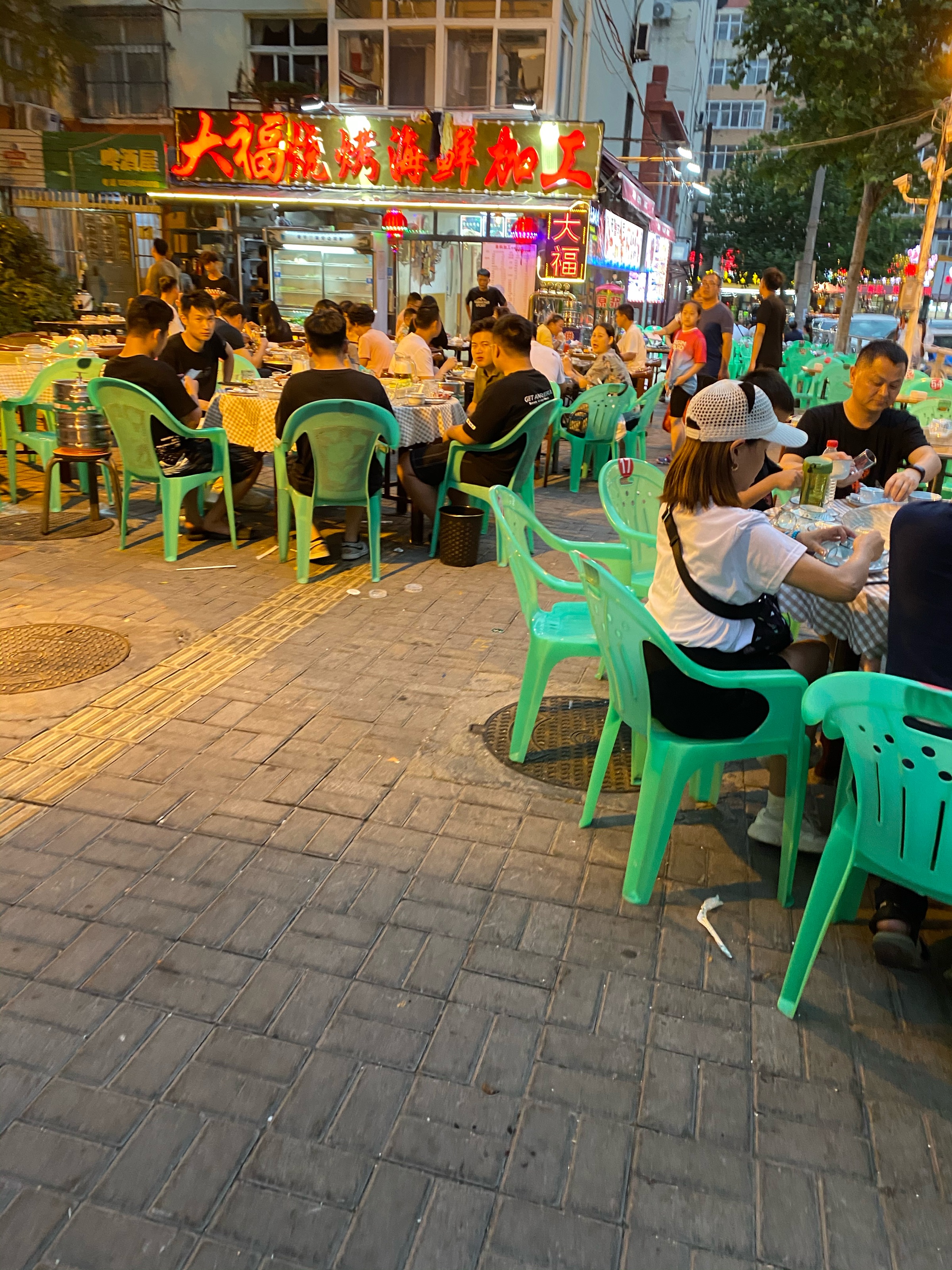 2022台东夜市购物,晚上 继续大排档～～～热闹的. 【去哪儿攻略】