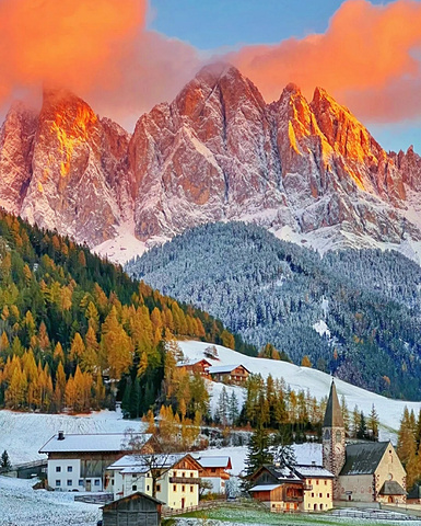 "初雪后的多洛米蒂，美的太假了！_多洛米蒂山脈"的评论图片