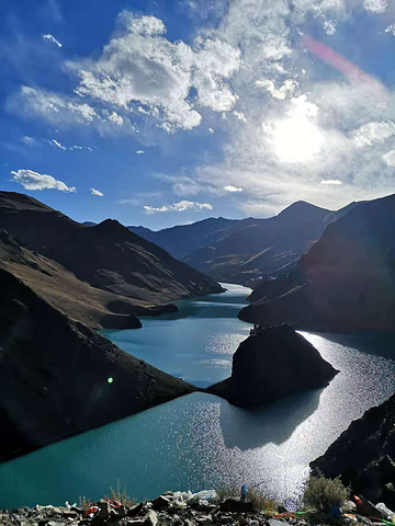 "满拉水库作为斯米拉山独到的风景，是中央第三次西藏工作座谈会确产的最大的建设项目，平均海拔433..._斯米拉山景区"的评论图片